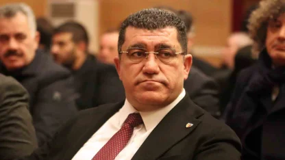 Kayserispor’da Başkan Nurettin Açıkalın güven tazeledi