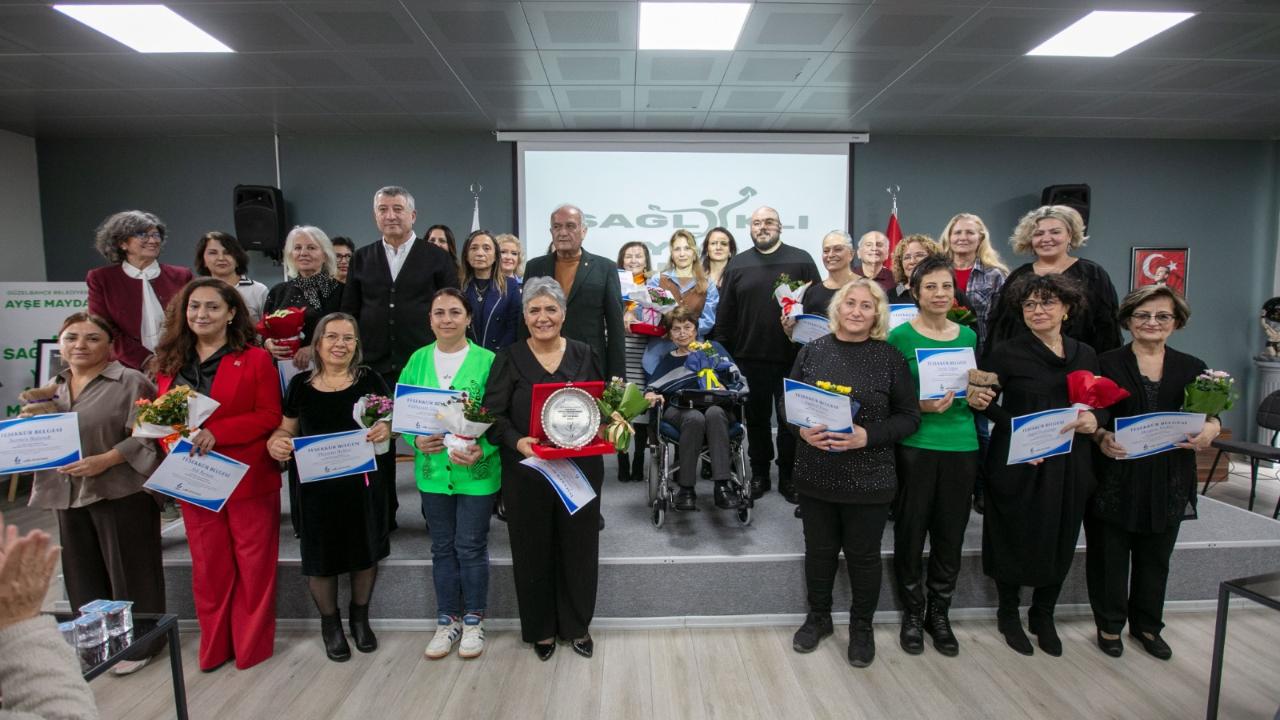 Kendine Güvenen Sesler Güzelbahçe Sağlıklı Yaş Alma Merkezi’nde Yankılandı