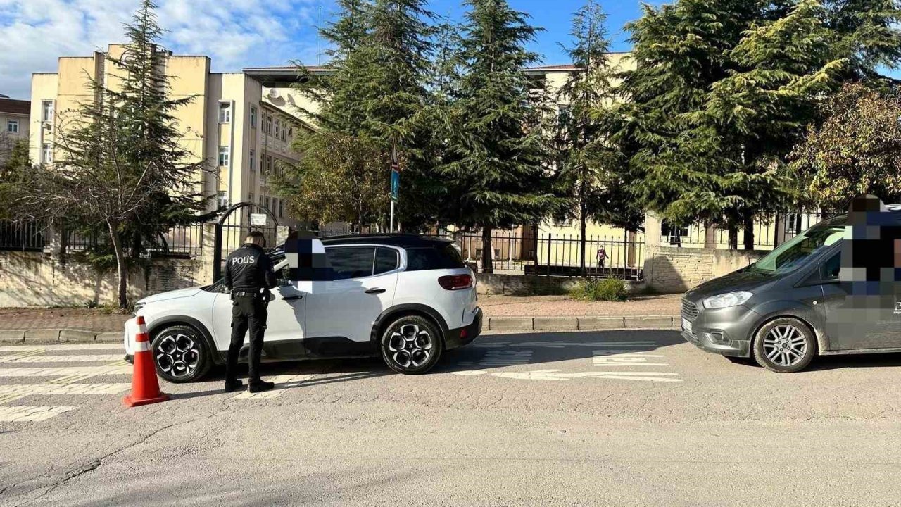 Kocaeli’de güvenli okul denetiminde aranan şahıs yakalandı