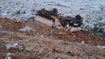 Konya’da kamyonet şarampole devrildi: 4 yaralı