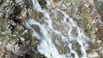 Kurumak üzere olan su kaynağı çağlayana dönüştü