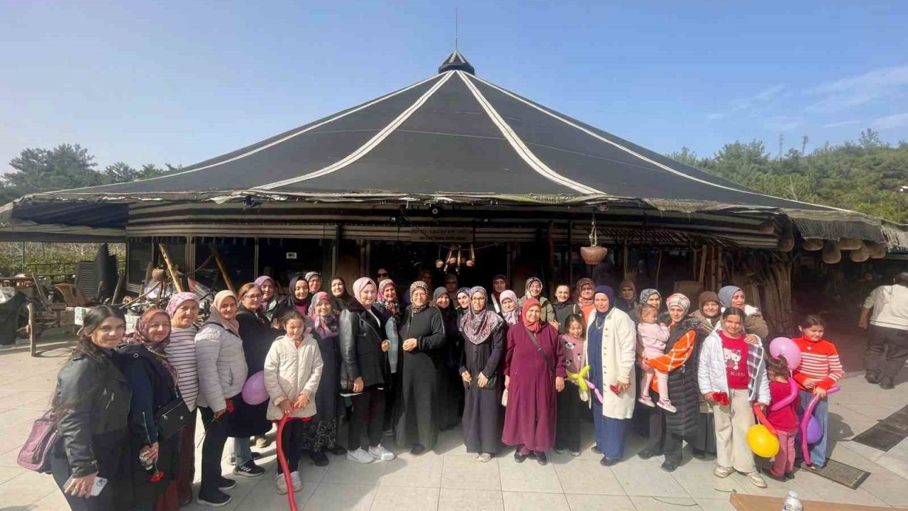 Kütahya’dan İzmir’e "Kadınlarımız Baş Tacımız" buluşması