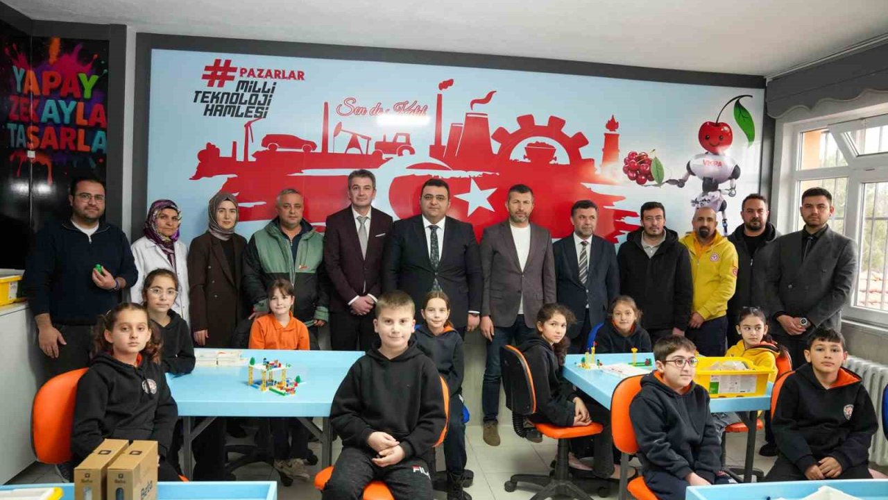 Kütahya’nın Pazarlar İlkokulu’nda Robotik Kodlama Sınıfı hizmete açıldı
