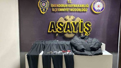 Mağazada ürünlerin alarmlarını tornavida ile sökerken yakalandı