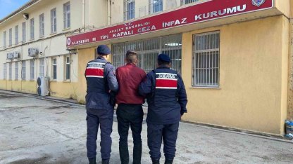 Manisa’da 2 firari hükümlü kıskıvrak yakalandı