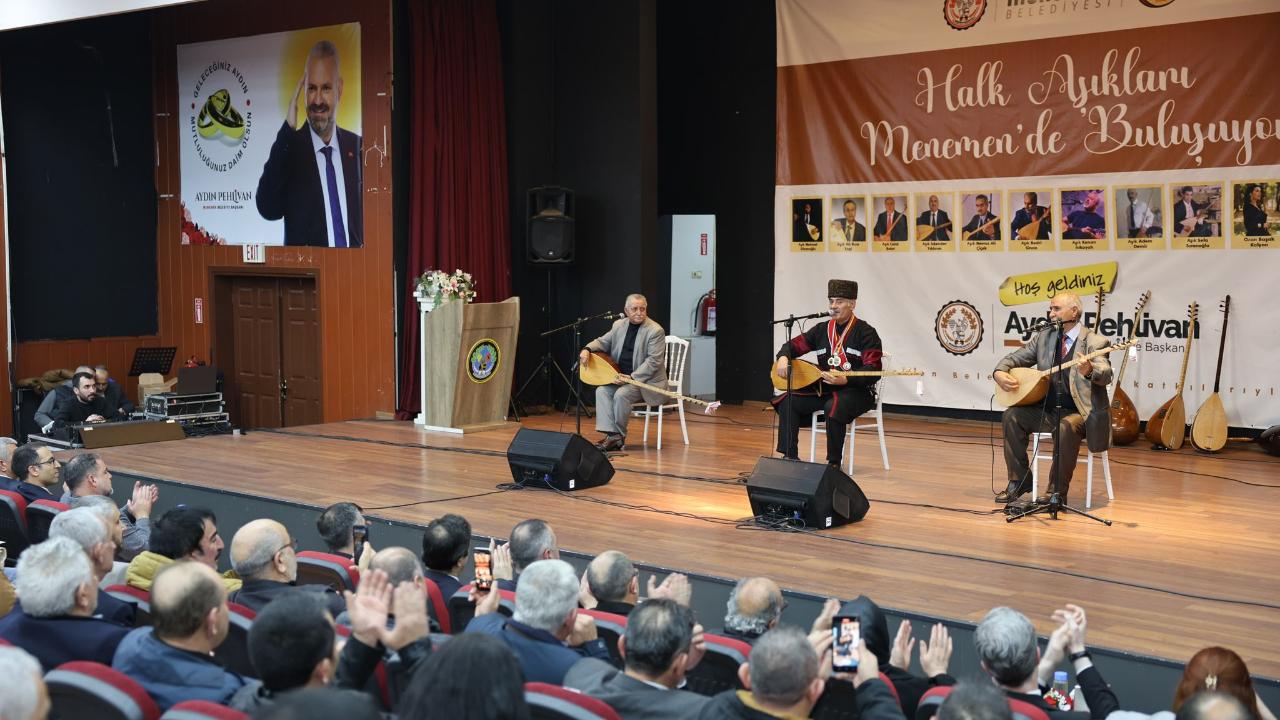 Menemen'de halk aşıkları geçidi!