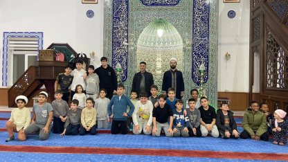 Minik kalpler camide buluştu: Tepebaşı’nda maneviyat ve oyun bir arada