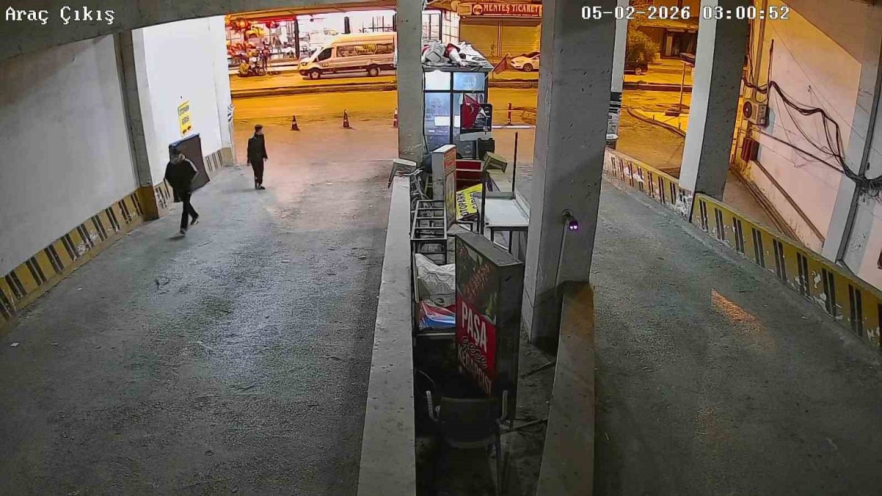 Motosiklet çaldılar, gezerken yakalandılar