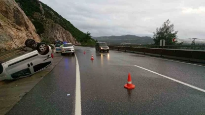 Muğla’da kontrolden çıkan kamyonet takla attı:1 yaralı