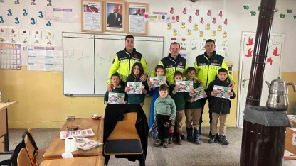 Muş’ta jandarmadan çocuklara trafik eğitimi