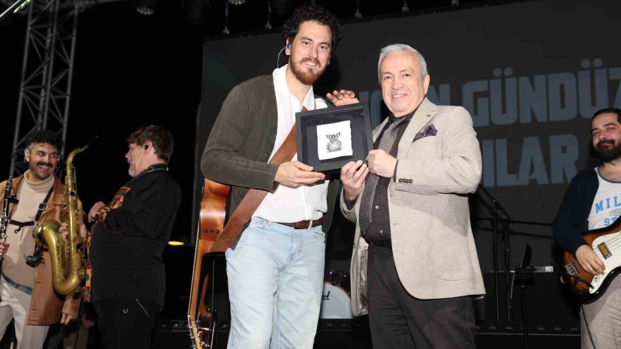 Nilüfer Genç Caz Evrencan Gündüz ile final yaptı