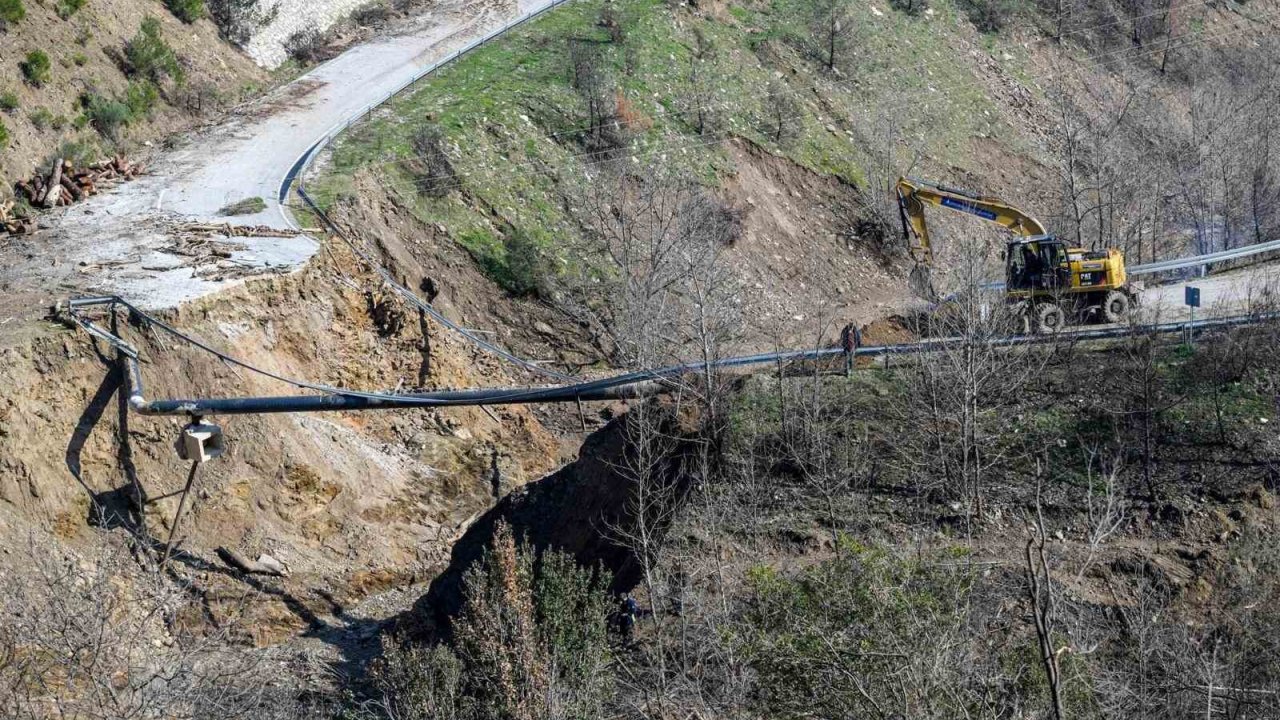 Ödemiş’te çöken yolda çalışmalar başladı