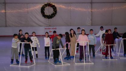 Öğrenciler buz pistinde buluştu