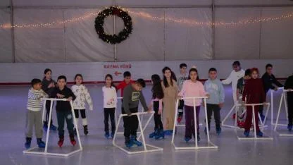 Öğrenciler buz pistinde buluştu