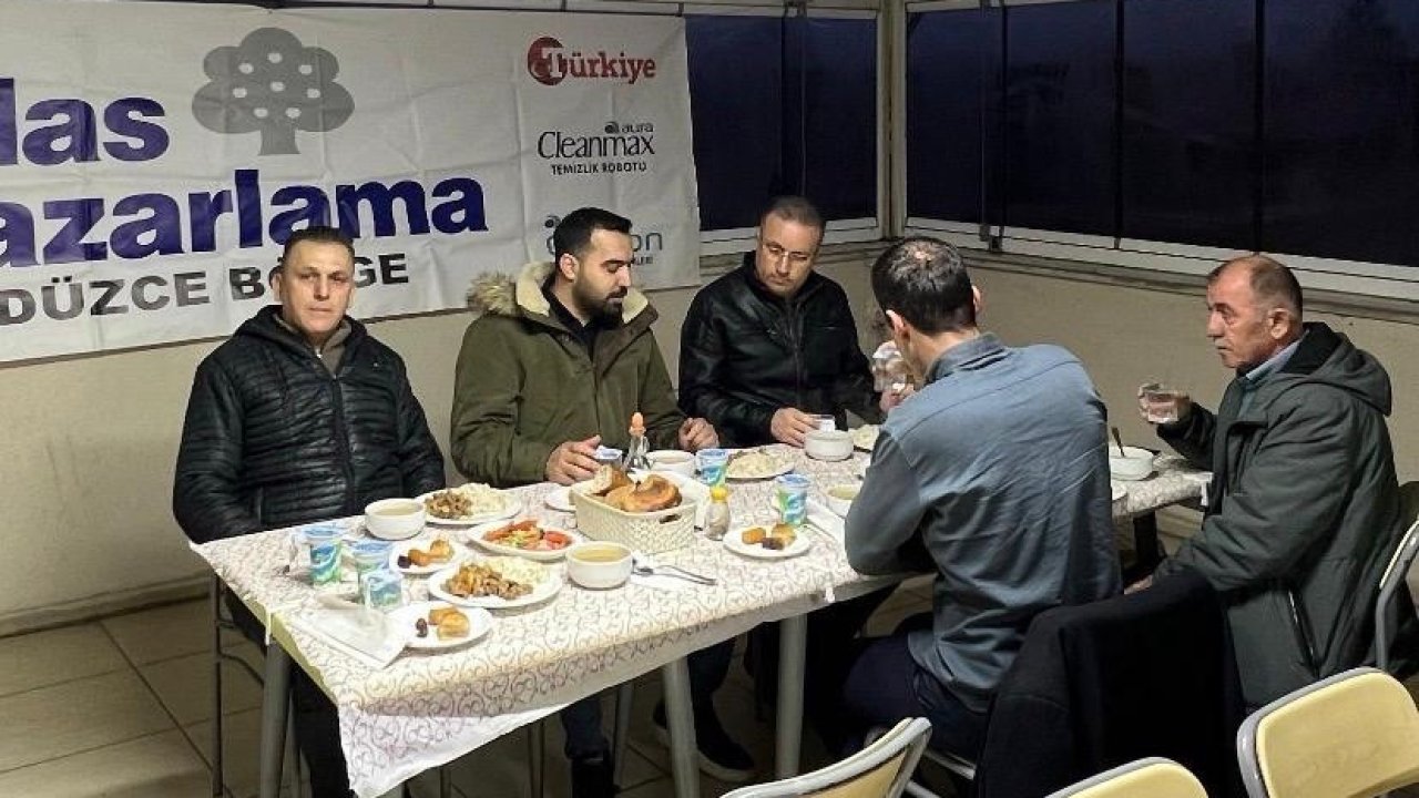 Öğrencilerle iftarda bir araya geldiler