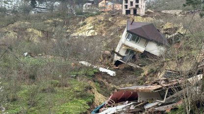 Ordu’da heyelan: Evler yıkıldı, yol çöktü