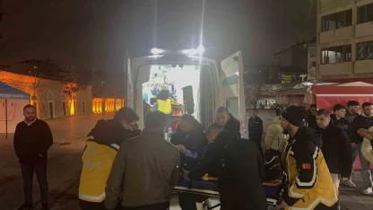 Otomobile çarpan scooter sürücüsü yaralandı