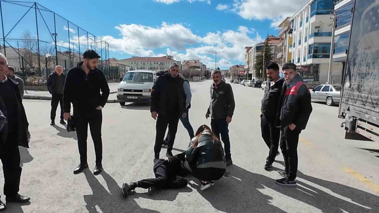 Otomobilin çarptığı 13 yaşındaki çocuk yaralandı