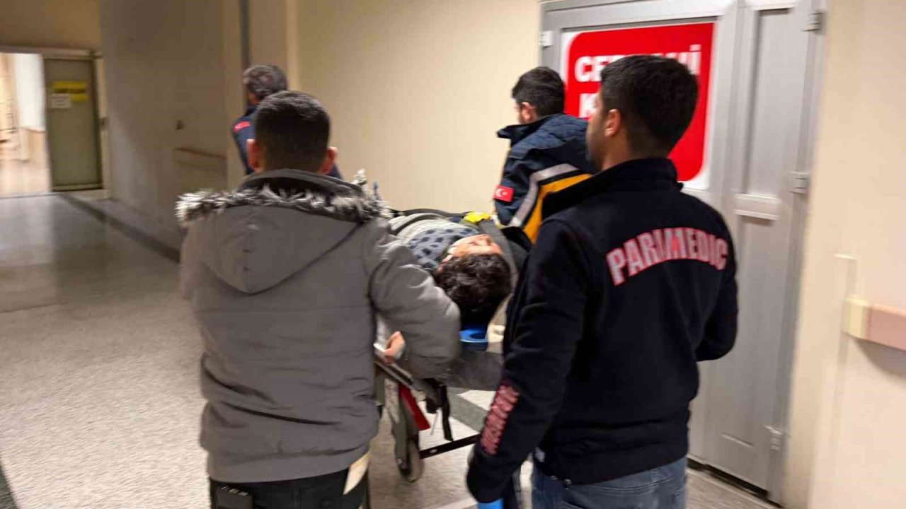 Otomobilin çarptığı çocuk yaralandı