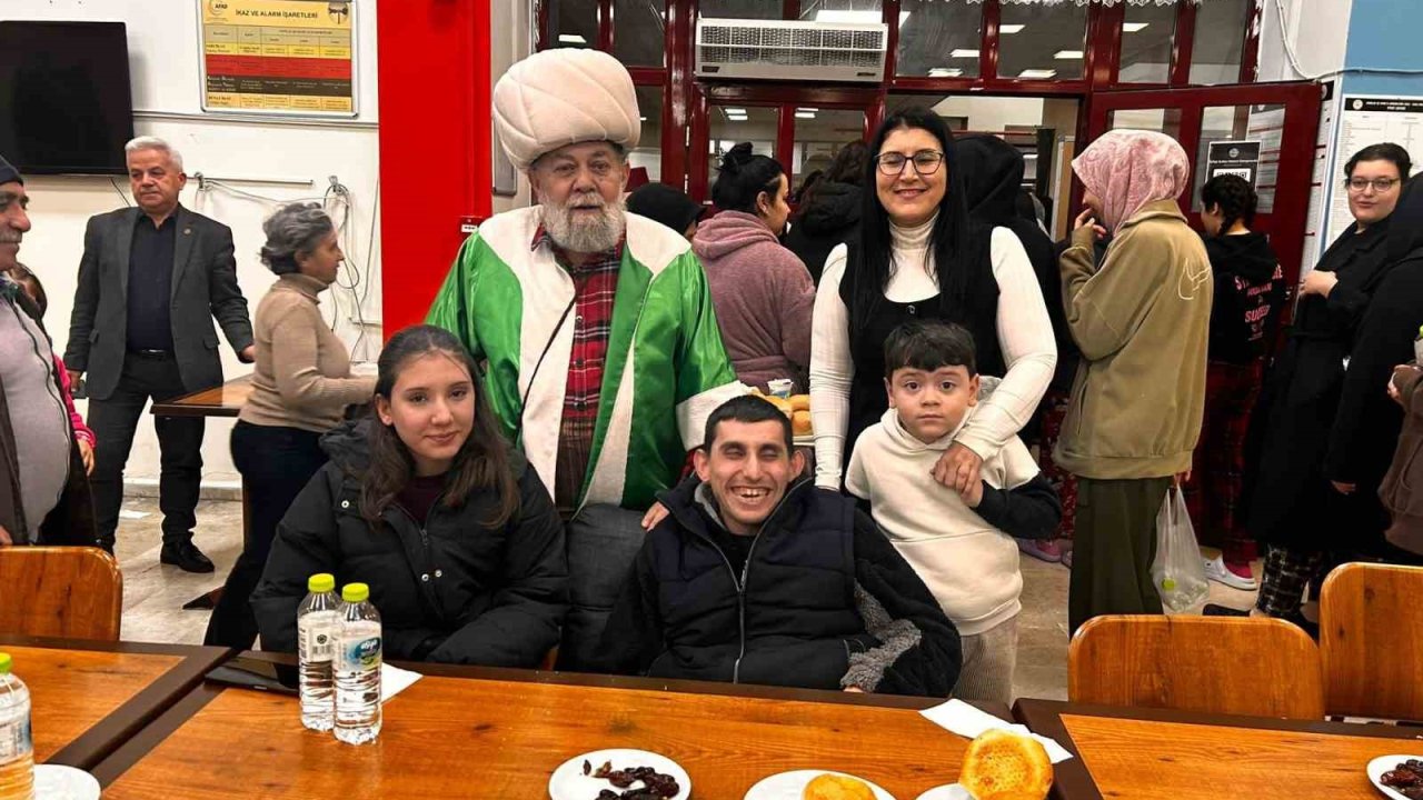 Özel çocuklar ve üniversiteliler iftar sofrasında buluştu