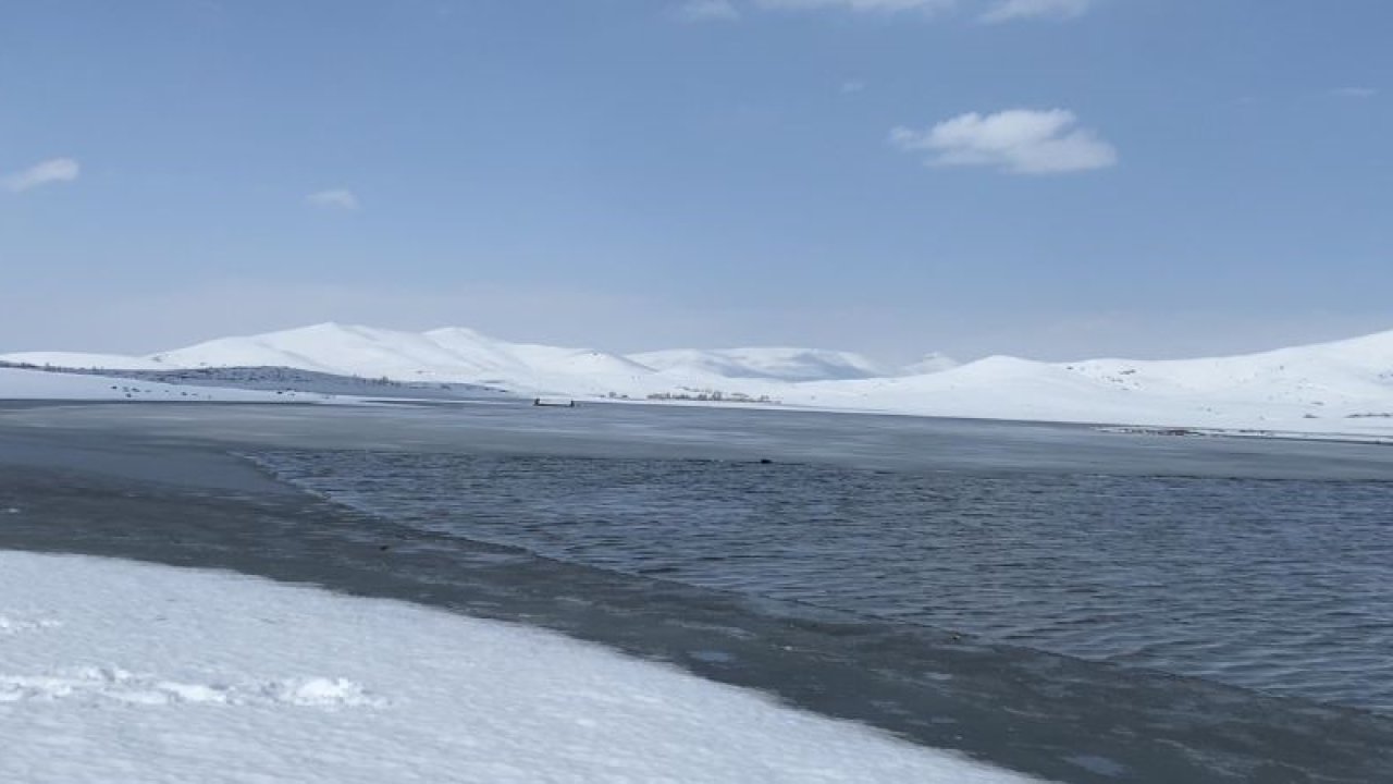 Patnos Barajı, karla örtülü dağlar ve mavi rengiyle büyüledi