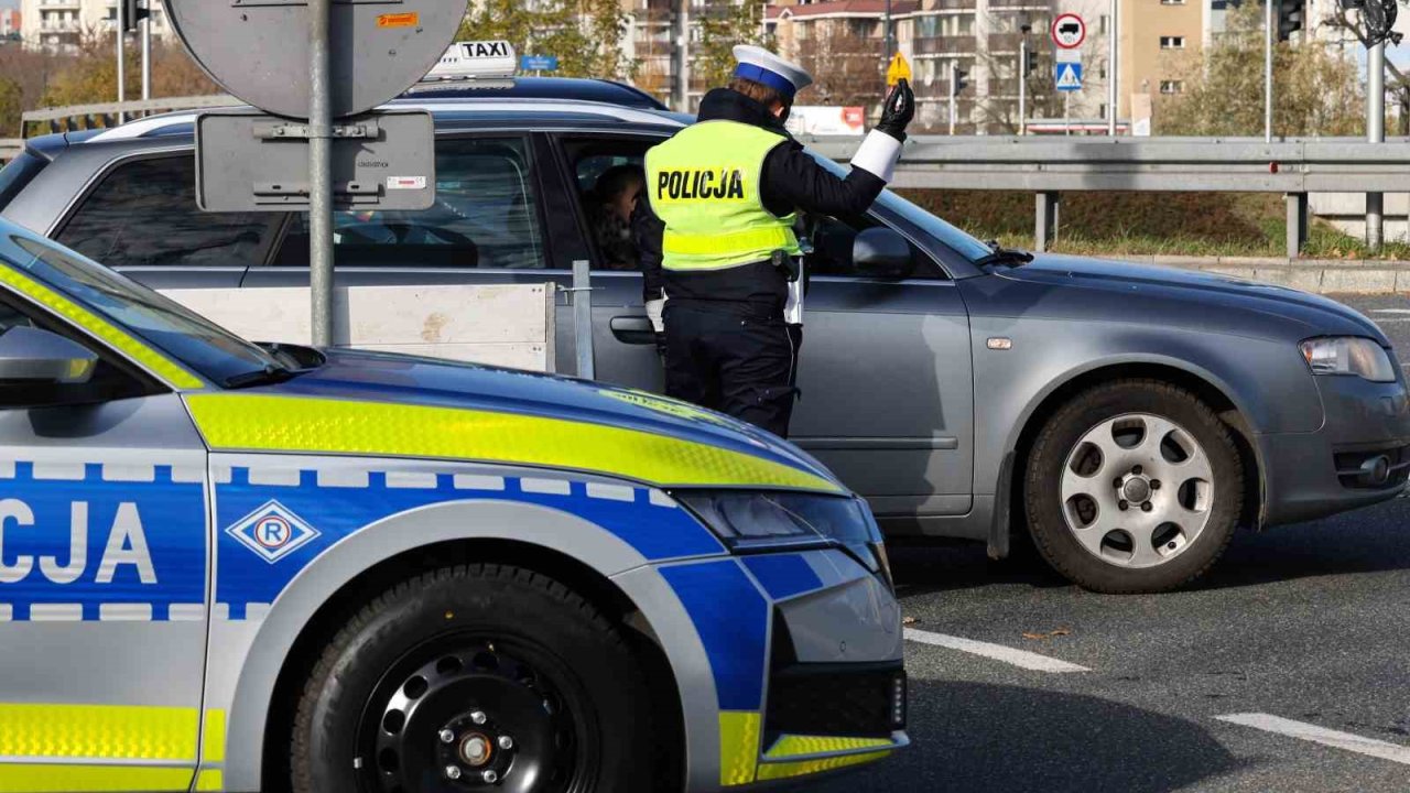 Polonya’da denetim yapan polisin uyuşturucu etkisi altında olduğu belirlendi