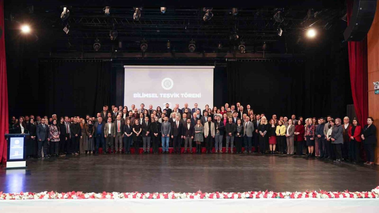 Rektör Prof. Dr. Ahmet Hacımüftüoğlu: "Bilimsel üretkenliğimiz her geçen gün artıyor"