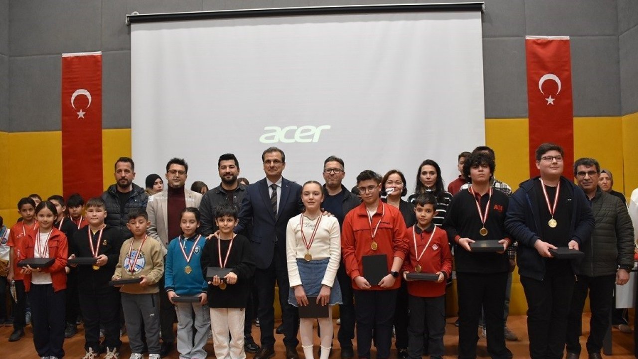 Salihli’de akıl ve zeka oyunları heyecanı: 157 öğrenci ilçe finalinde yarıştı