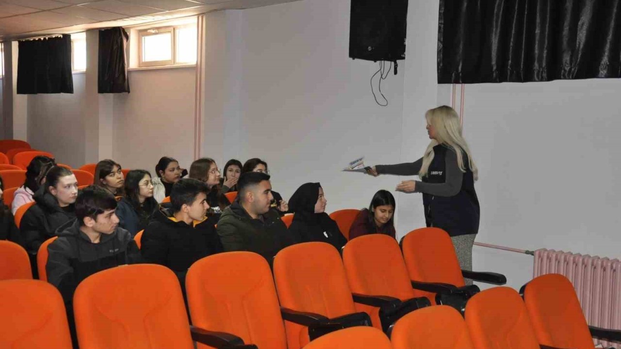 Salihli’de öğrencilere siber suç ve IBAN dolandırıcılığı uyarısı