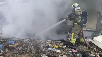 Samandağ’da metruk bina yangını