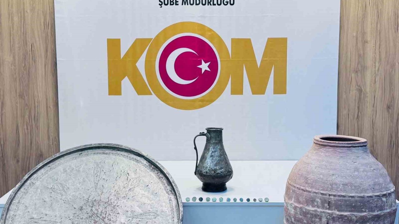 Samsun’da tarihi eser operasyonu: Helenistik sikkeler ve Osmanlı eserleri ele geçirildi