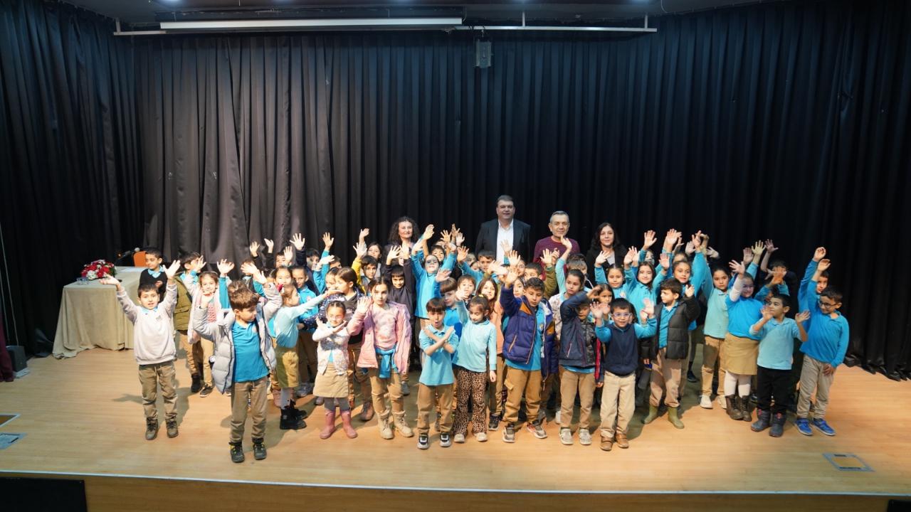 Seferihisar’da miniklerden anlamlı ziyaret: Başkan Yetişkin öğrencilerle buluştu