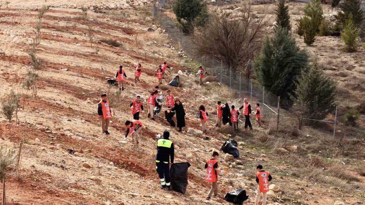 Şehitkamil’de minik ellerden doğaya büyük katkı