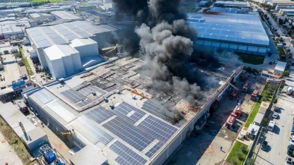 Şekerleme fabrikasındaki yangın dronla görüntülendi