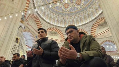 Selimiye Camii’nde 4 yıl aradan sonra ilk teravih