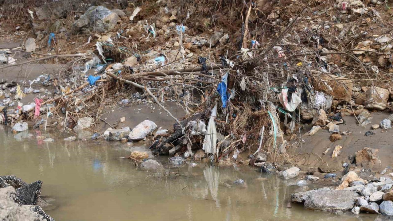 Selin ardından oluşan plastik atıklar dikkat çekti