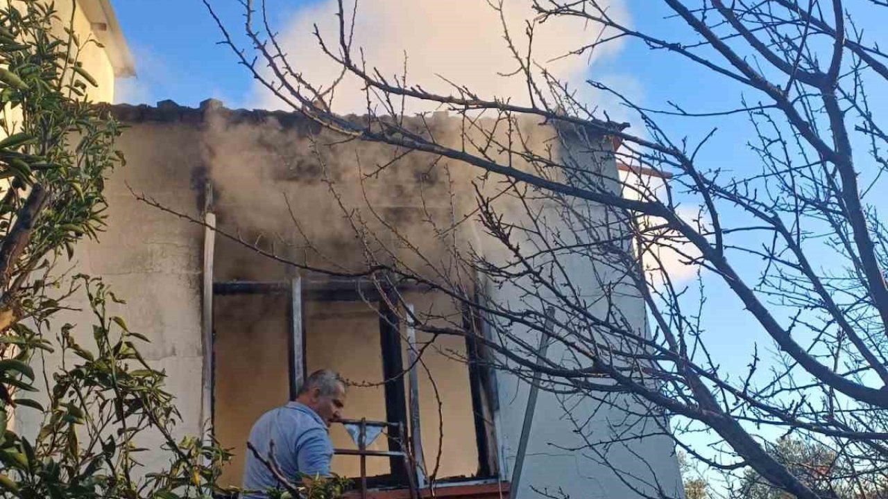 Serik’te ev yangını: Yaşlı kadın hayatını kaybetti