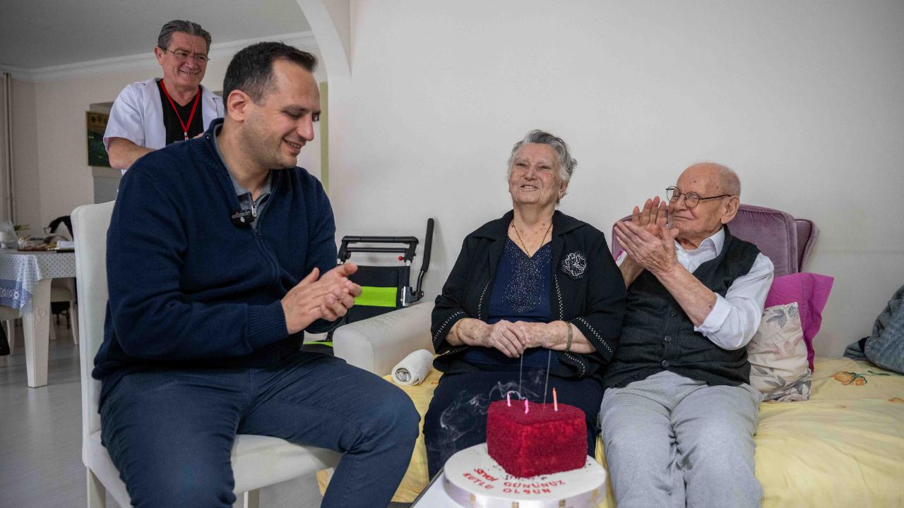 Sevgililer Günü’nde vefa ve şefkat buluşması