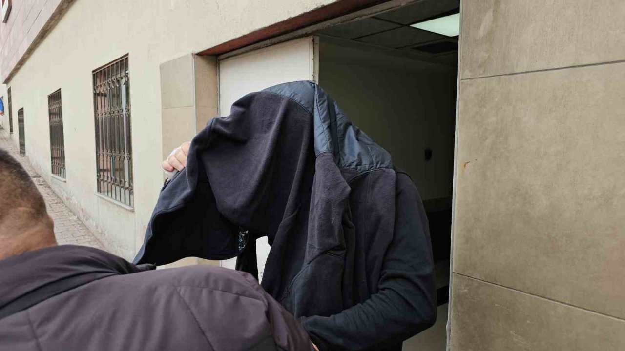 Suç örgütü operasyonunda gözaltına alınan 9 kişi adliyeye sevk edildi