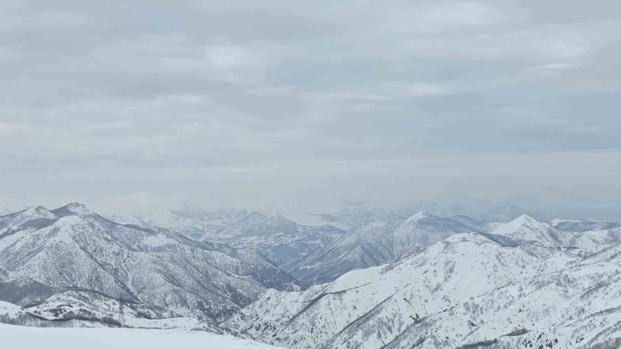 Sülbüs Dağı’nda zorlu kış tırmanışı