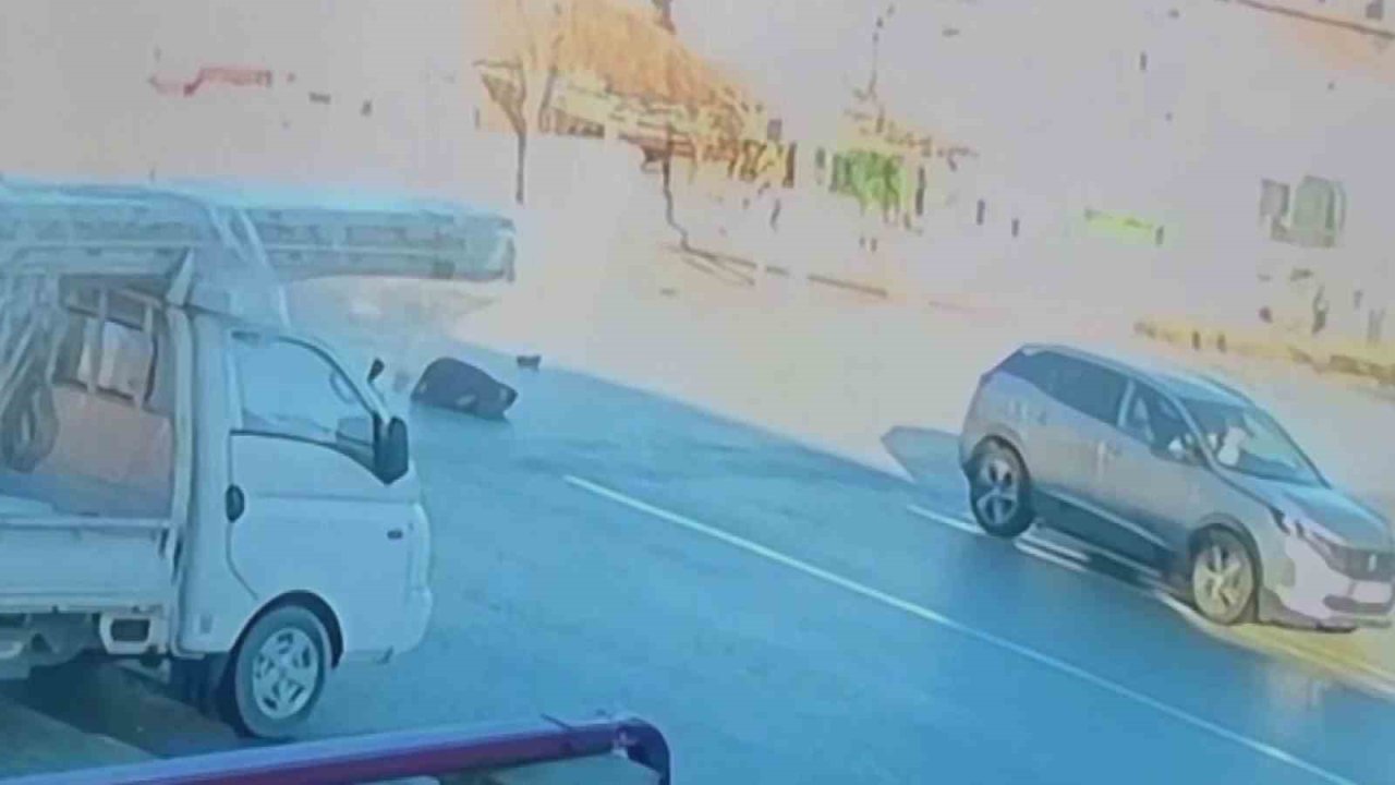 SUV aracın çarptığı yaya yola savrularak yaralandı