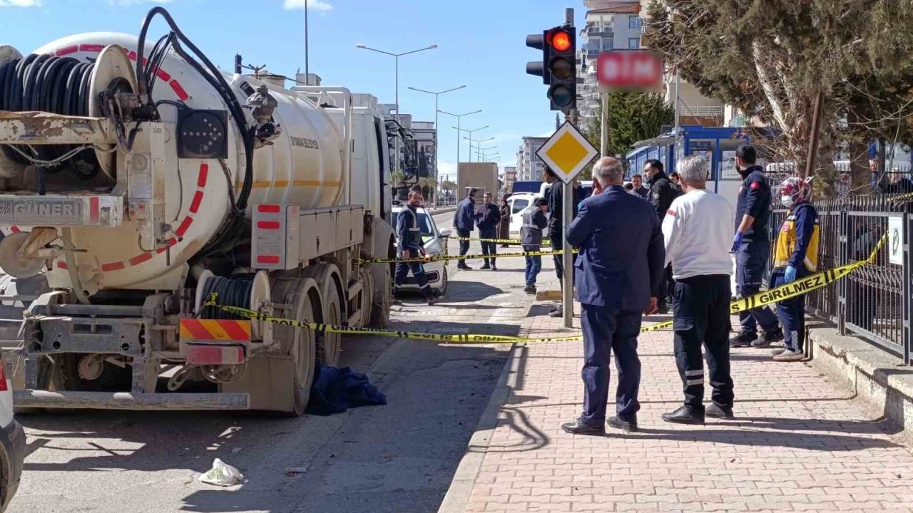 Tanker altında kalan yaya, hayatını kaybetti
