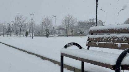 Tatvan’da kar yağışı