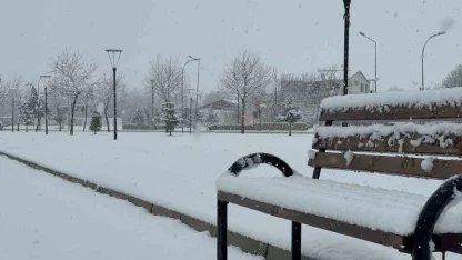 Tatvan’da kar yağışı