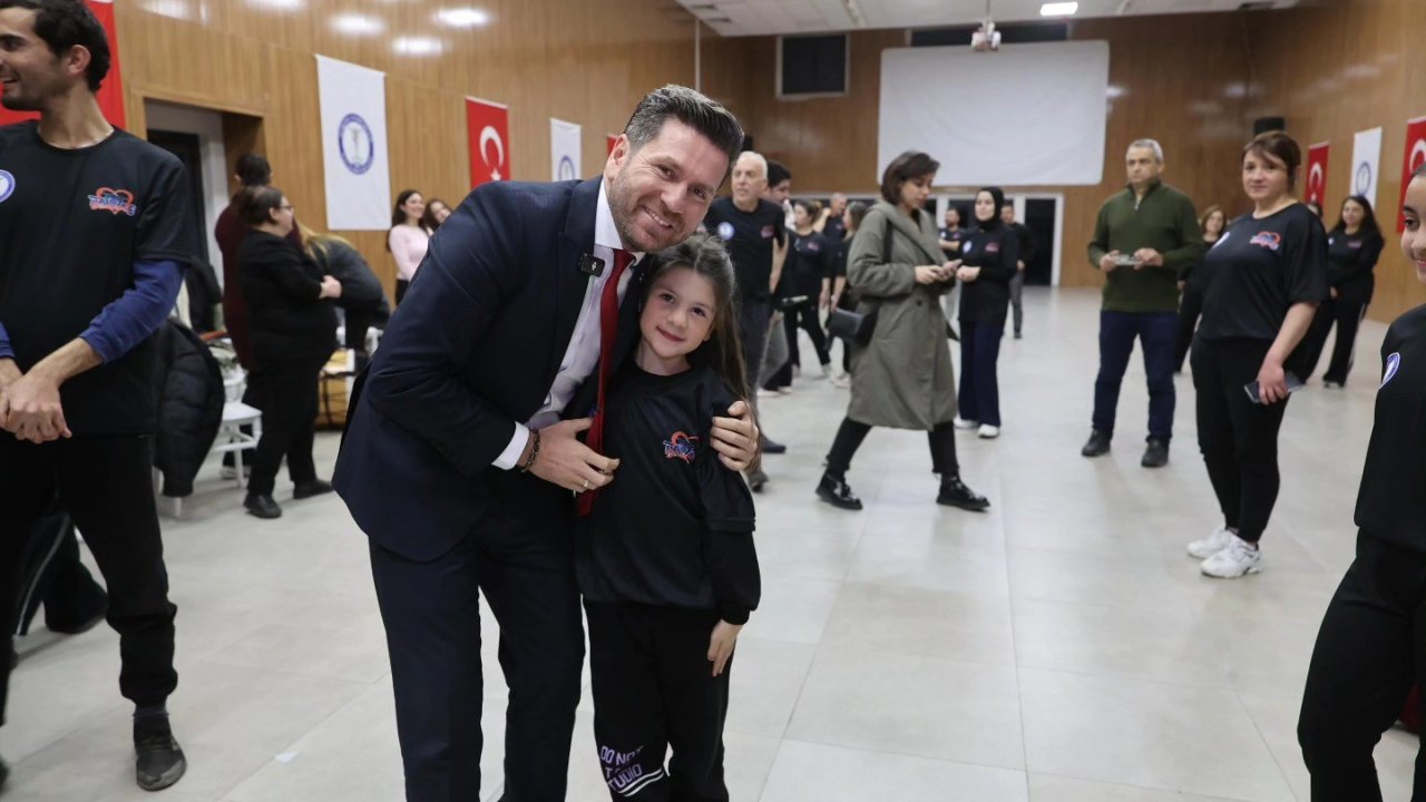 Tavas Belediyesi Halk Oyunları Kursu coşkuyla sürüyor