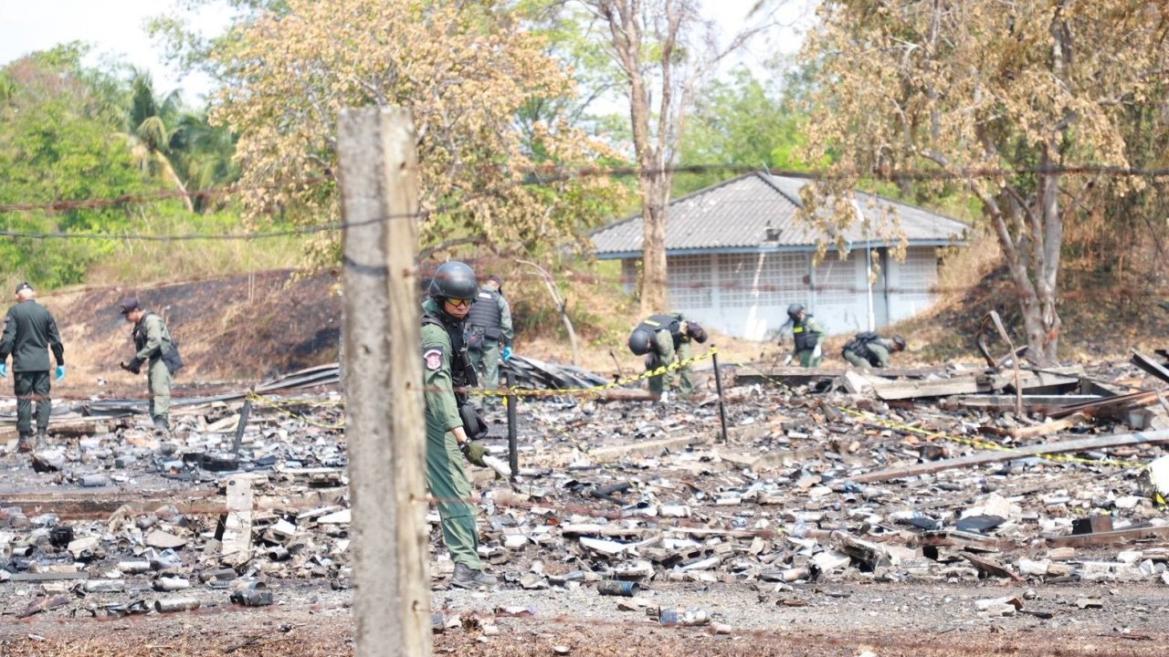 Tayland sınırında mühimmat deposunda patlama