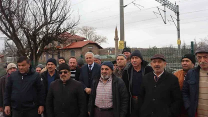 Teravih namazı için 5 kilometre yürümek istemiyorlar