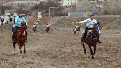 Tercan’ın kurtuluşunun 108. yılında cirit heyecanı