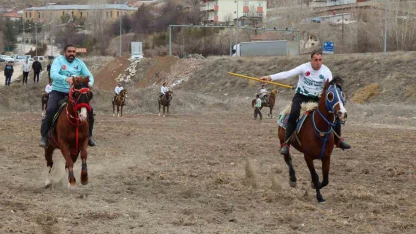 Tercan’ın kurtuluşunun 108. yılında cirit heyecanı