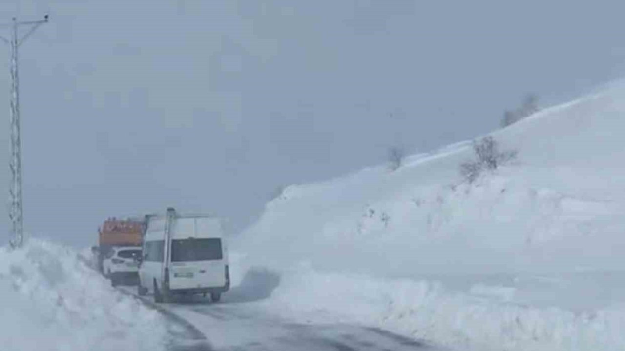 Tipi nedeniyle Malatya-Sincik karayolu ulaşıma kapandı